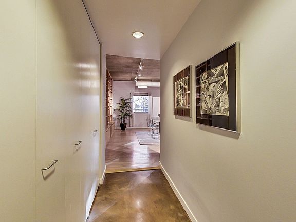 2nd image of 939 W Huron St Unit 101