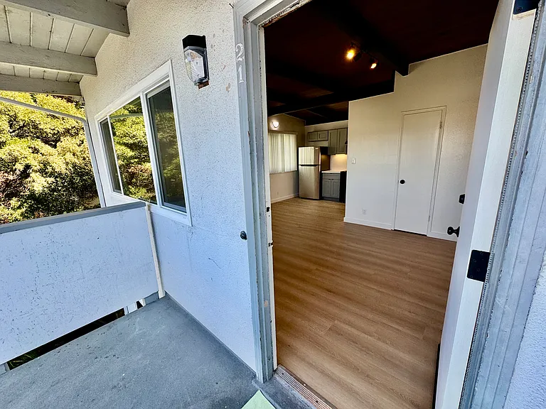 6500 Donal Ave — Photo 28