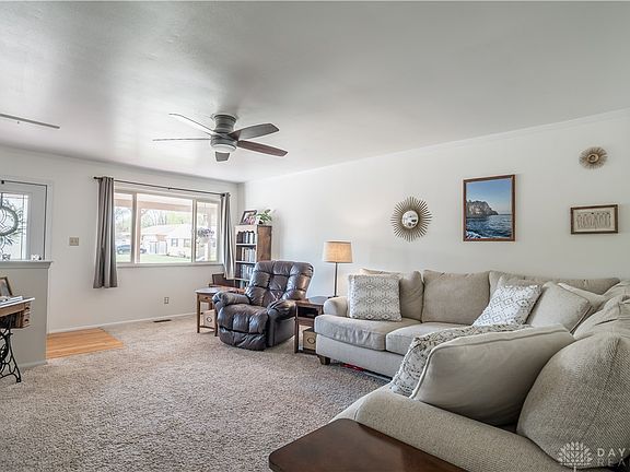 4th image of 67 Madrid Ave