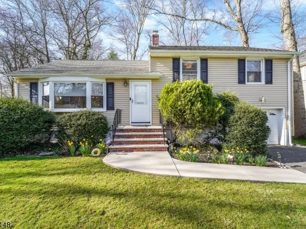 9 Byron Pl, Livingston Twp., NJ 07039