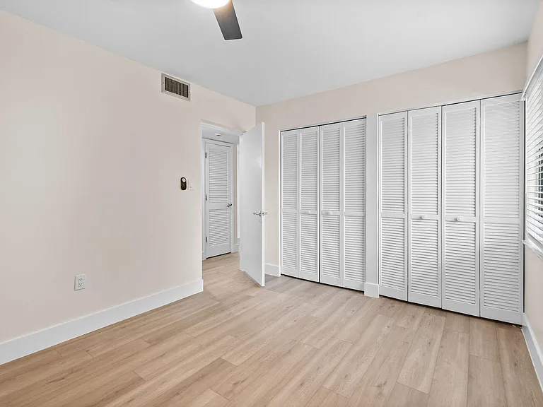 2233 NW 22nd Ave #102 — Photo 34