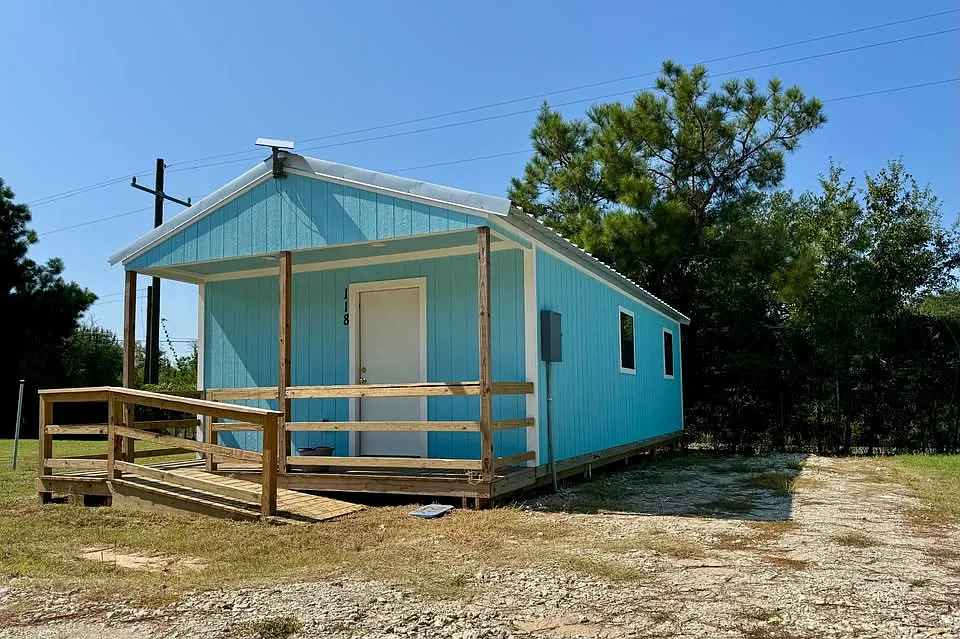 2 bed, 640 sqft, $1,200 — Photo 2