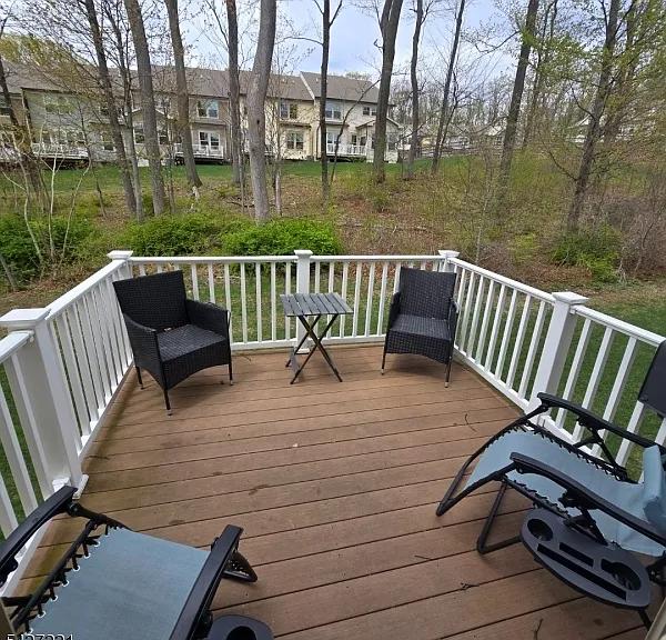 76 Albert Ct — Photo 16