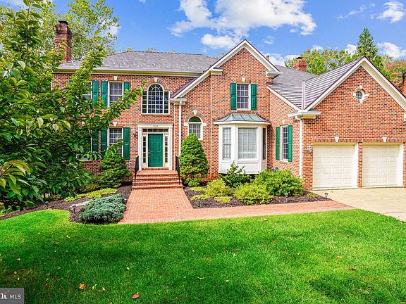 2nd image of 1804 Solitaire Ln