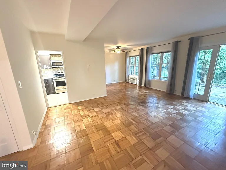 1608 Mount Eagle Pl — Photo 10