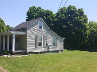 306 N Commerce St, Adams, TN 37010