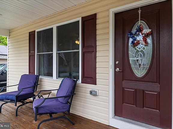 3rd image of 32 Placid Rd