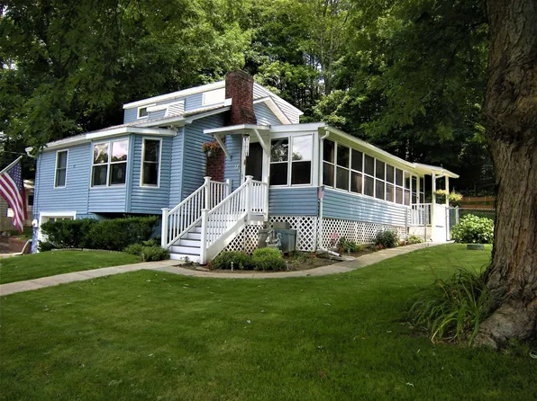 22 HOLT Road, Hyde Park, NY 12538
