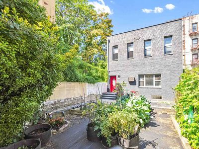 2374 38th St, Astoria, NY, 11105