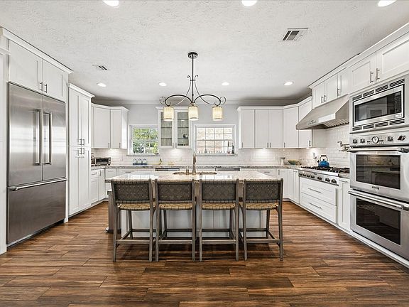 4th image of 14128 Cardinal Ln