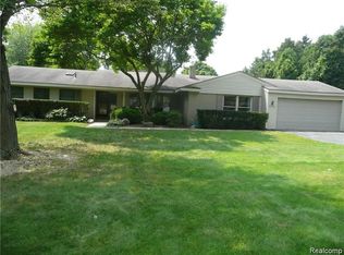 5762 Burnham Rd, Bloomfield Hills, MI 48302