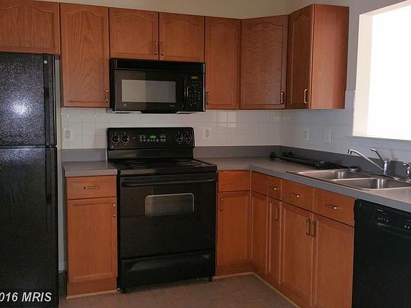 4th image of 781 Monet Dr