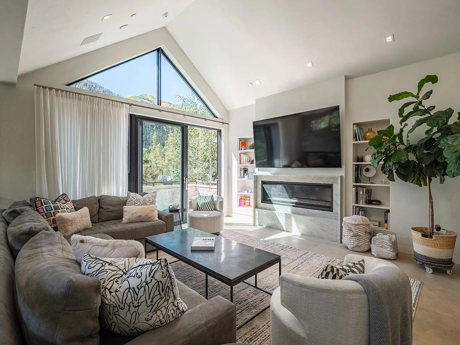 4 bed, 4.5 bath, 2810 sqft, $95,000 — Photo 4
