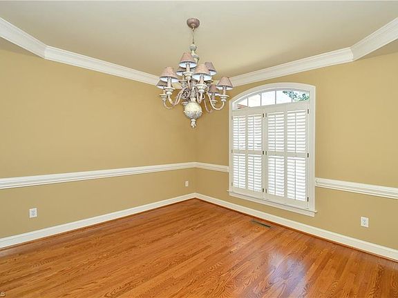 4th image of 3002 Glen Chase Ct