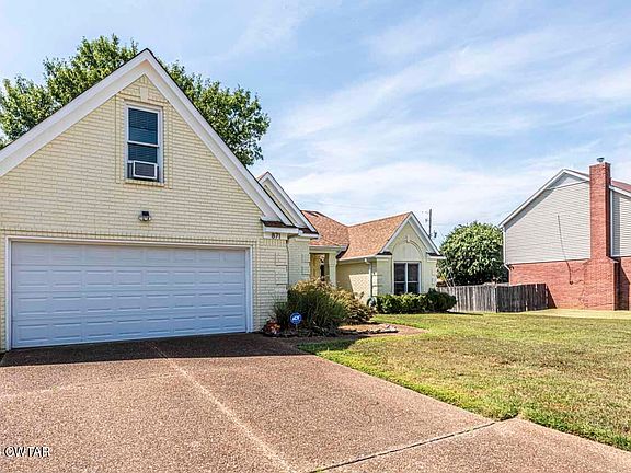 2nd image of 871 Sun Vista Dr E