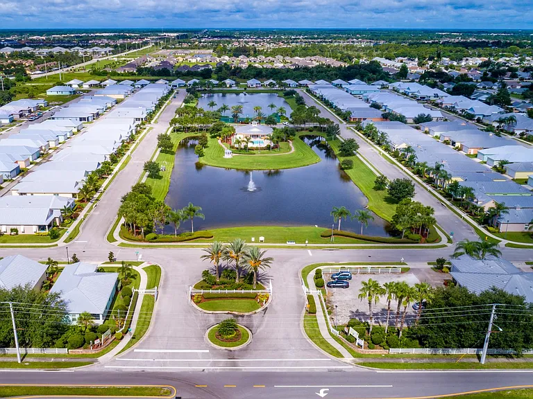 4070 Alamanda Key Dr — Photo 43