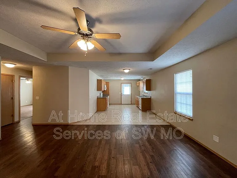 1245 N Northwood Ave — Photo 2
