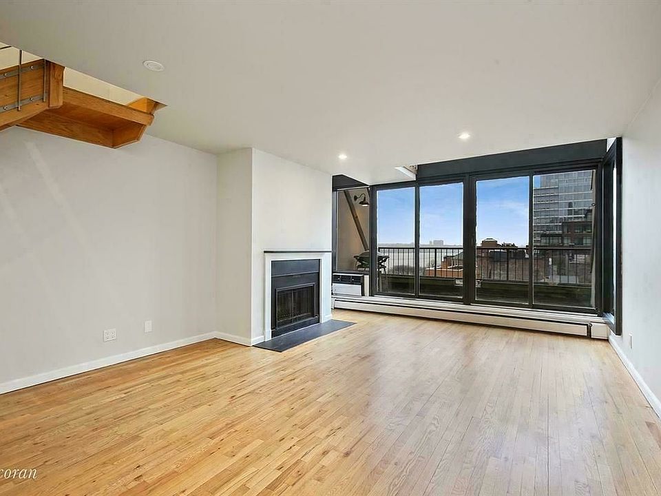 1st image of 130 Barrow St APT 516