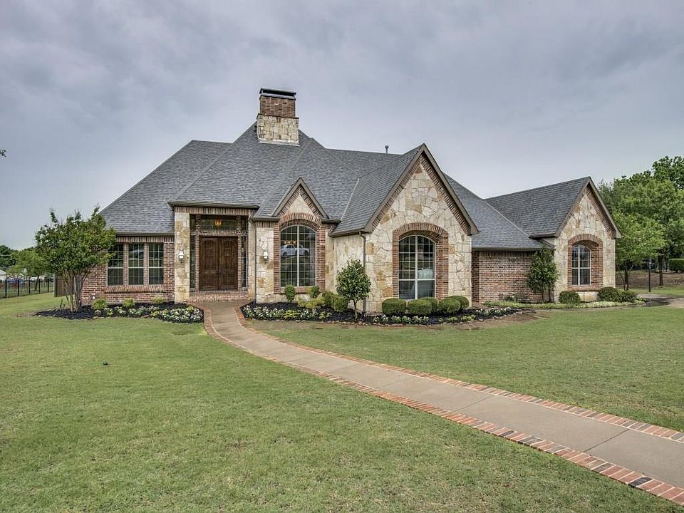 1st image of 3587 Twin Lakes Dr
