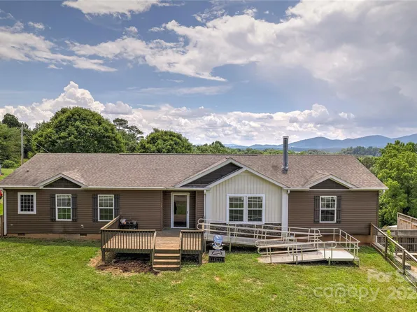 24 King Dr, Leicester, NC 28748
