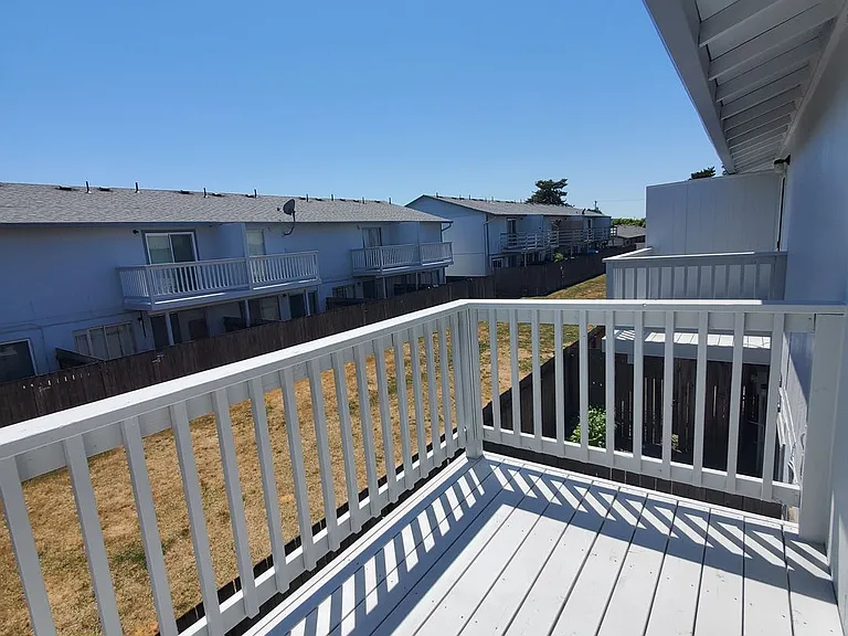 Meadow Green Townhomes — Photo 18