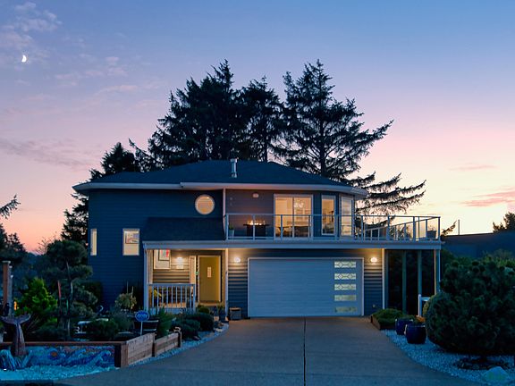 2nd image of 5311 NE Port Pl