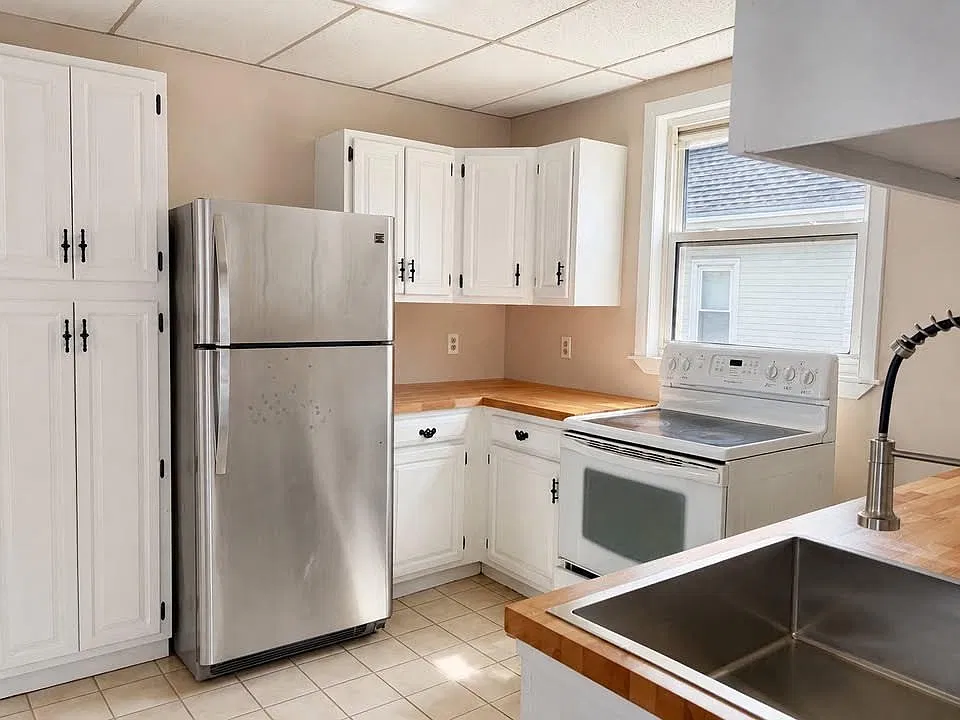 3 bed, 1200 sqft, $3,000 — Photo 4