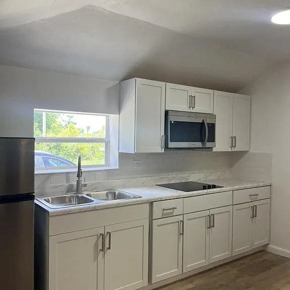 875 S Lake Shore Way #5 — Photo 2