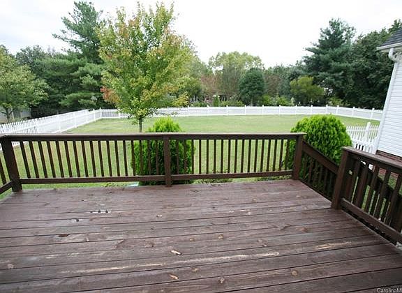 5th image of 1438 Oakwood Ave