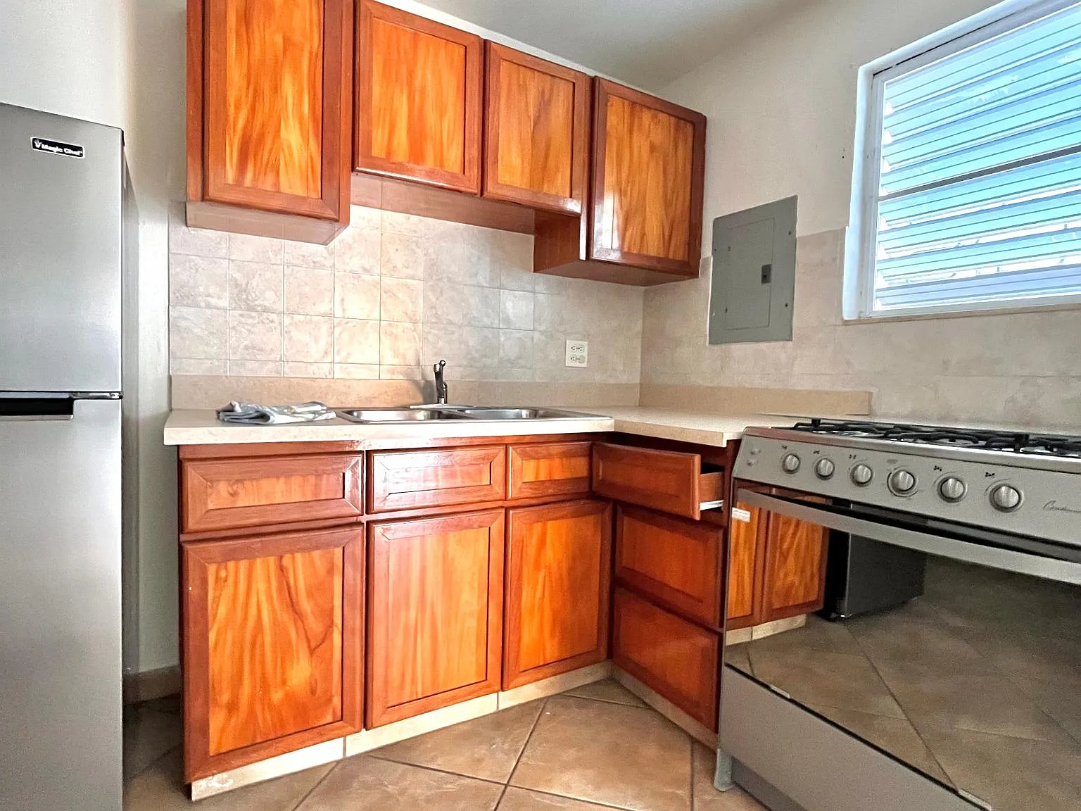 755 Avelino Vicente — Photo 4