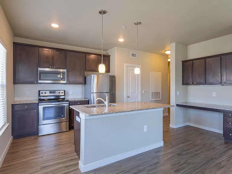 Century Palm Bluff — Photo 27
