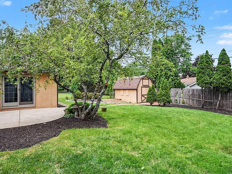 898 Havendale Dr — Photo 17