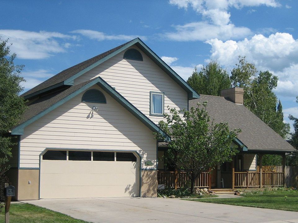 2nd image of 600 Surrey Rd