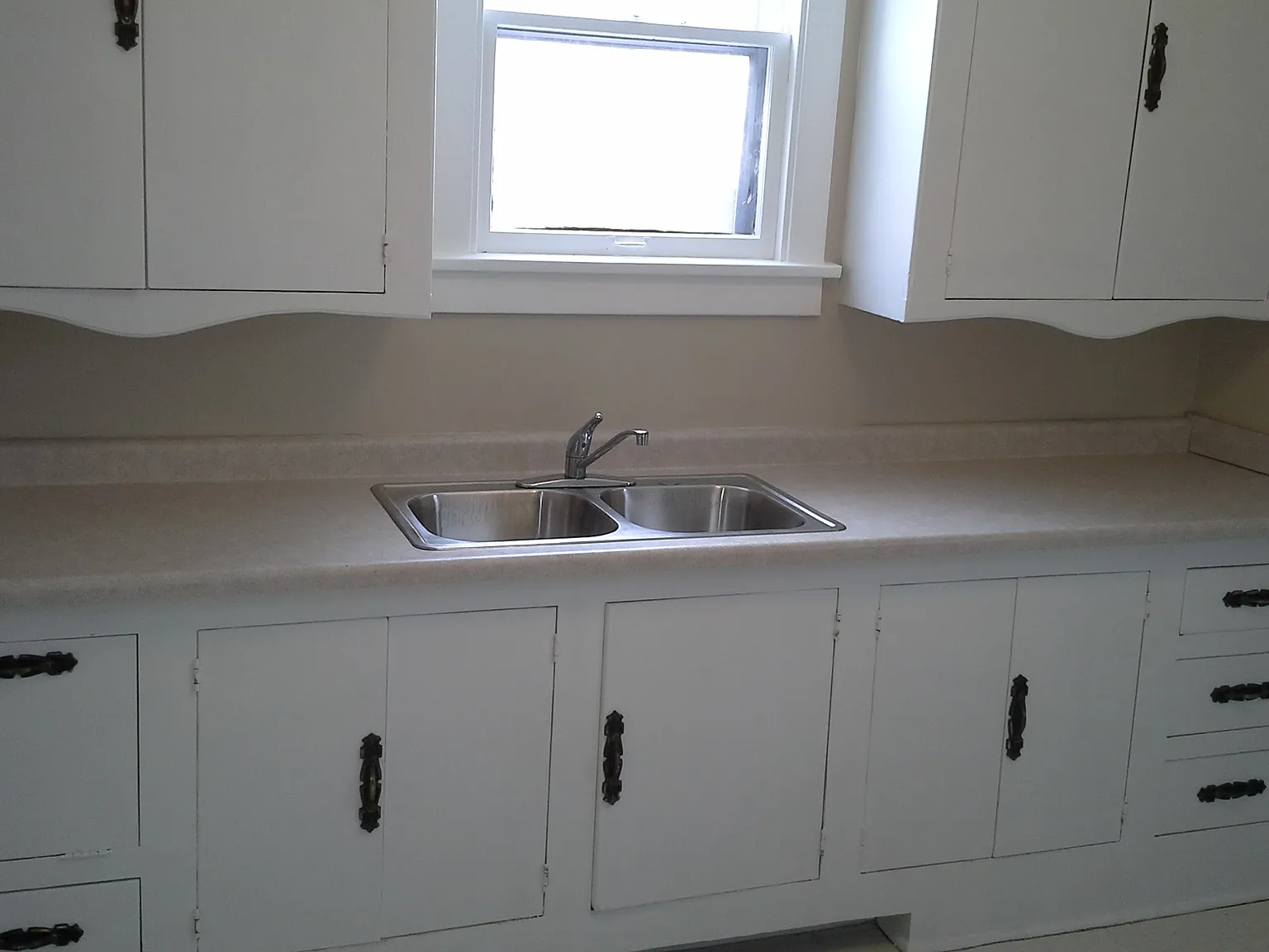 105 6TH AVE W - #1 — Photo 1