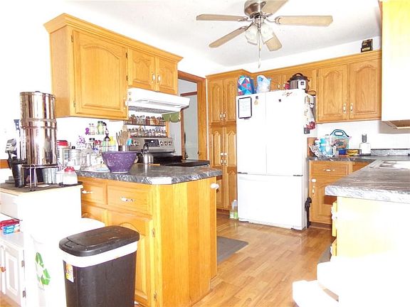 2nd image of 512 Garland St