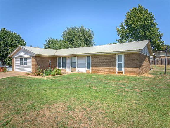 3rd image of 116 S Cimarron Dr