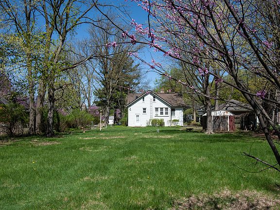 3rd image of 1474 Jewett Ave