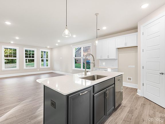 3rd image of 113 Lighthouse Church Ln