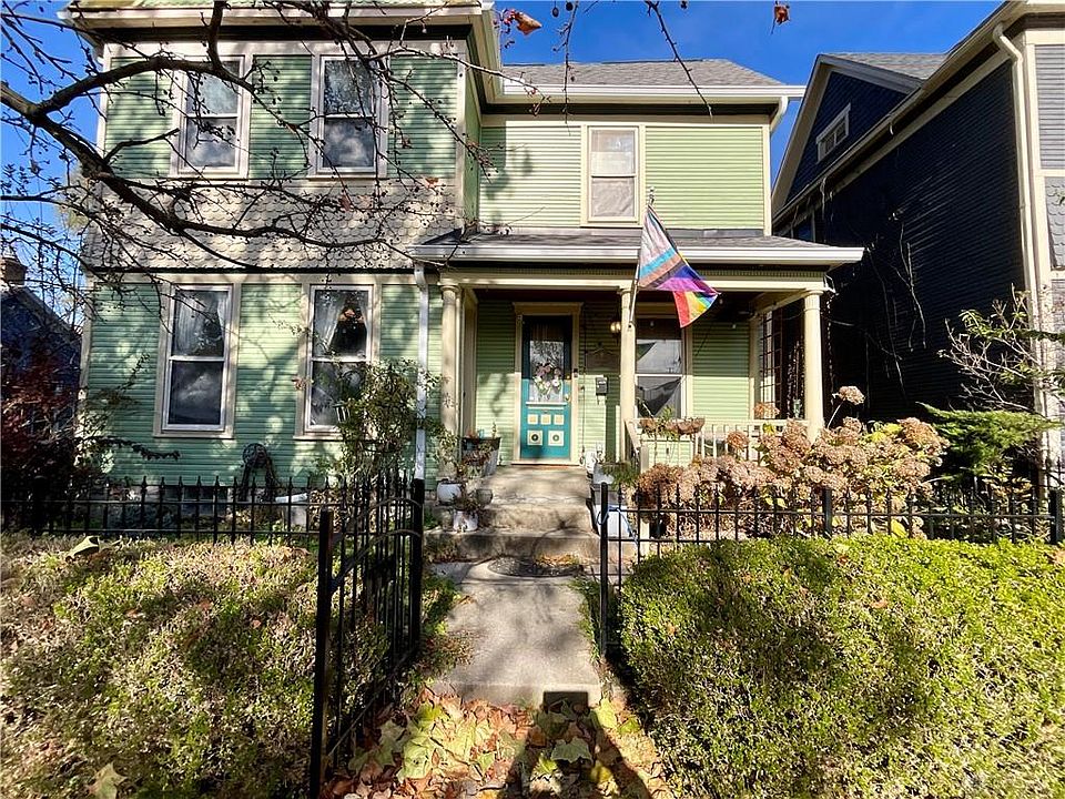 1st image of 355 Park Dr