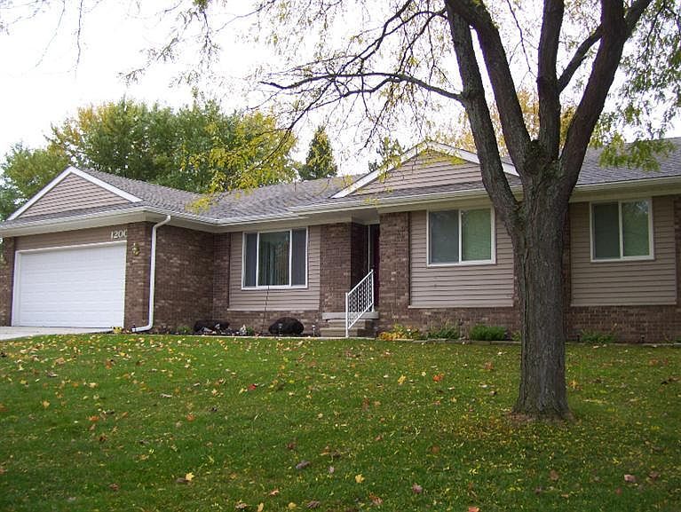 1st image of 1200 Hollyhock Dr