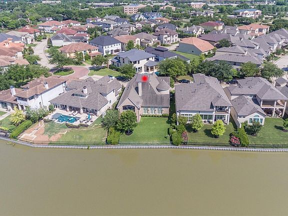 4th image of 15426 Oyster Creek Ln