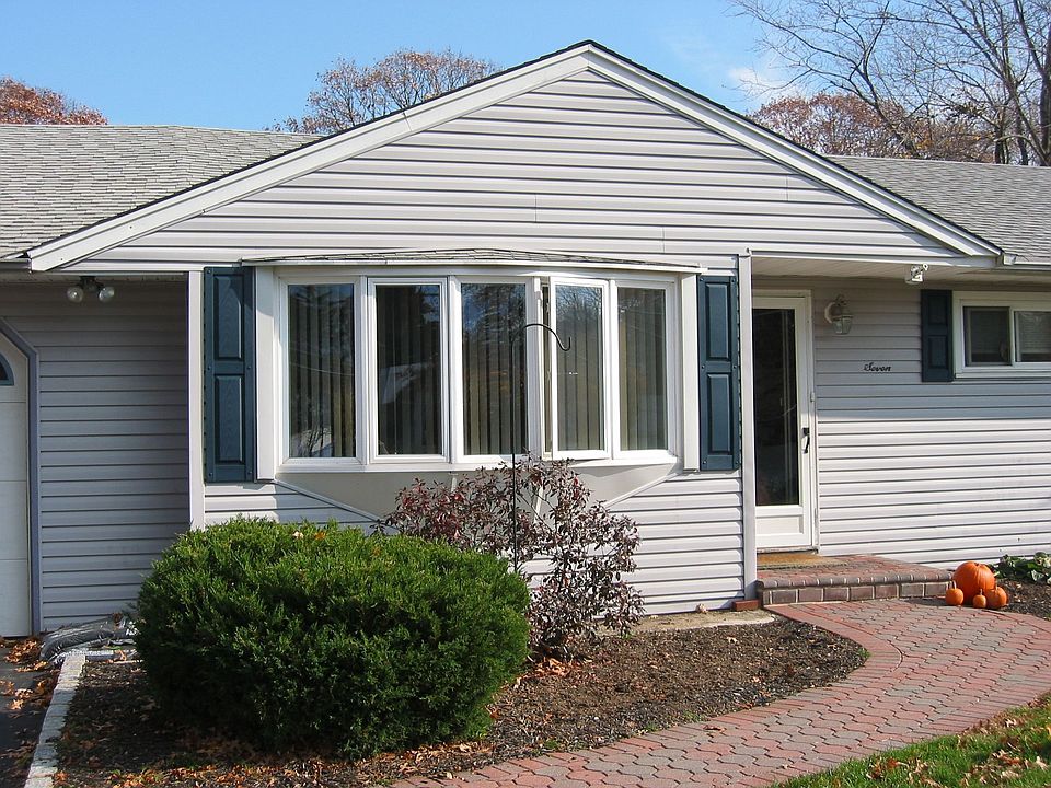 2nd image of 7 Kerry Ave
