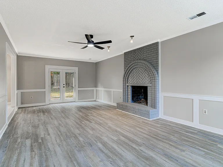 7801 Autumn Creek Dr — Photo 3