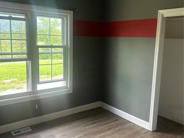 91 N Chantilly Rd, Winfield, MO 63389