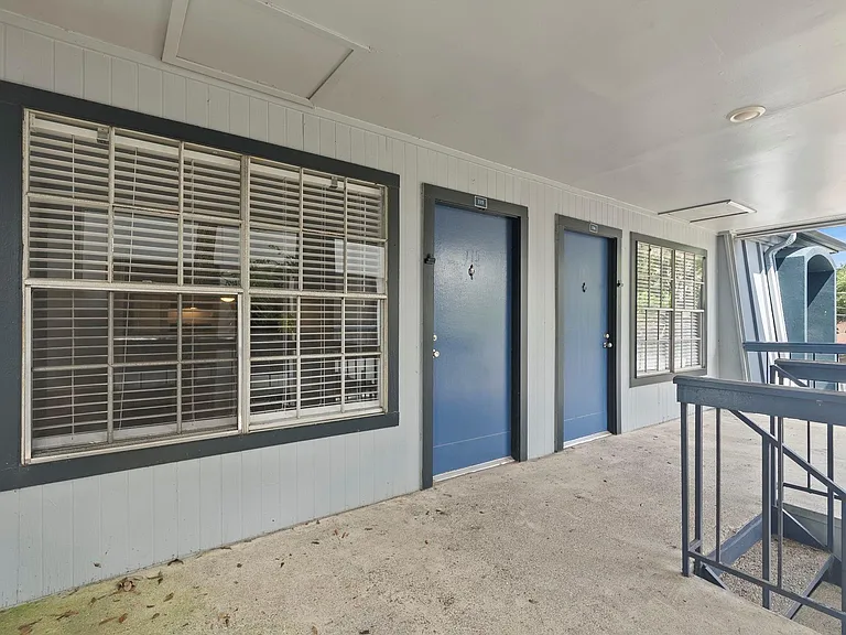 3802 E Nasa Pkwy — Photo 5