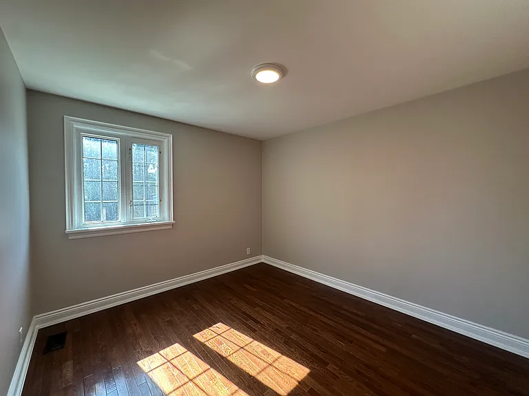 190 Highland Ave — Photo 9