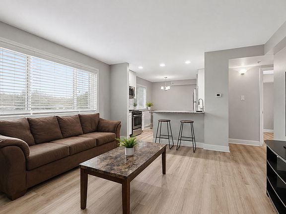 2nd image of 17204 71st Ave APT 4