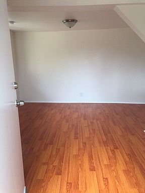 2nd image of 1105 1/4 N Rowan Ave