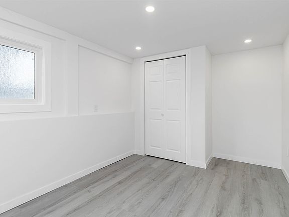 4th image of 46190 Larch Ave
