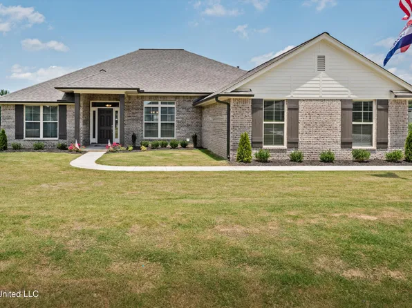 5911 Nina Dr, Horn Lake, MS 38637